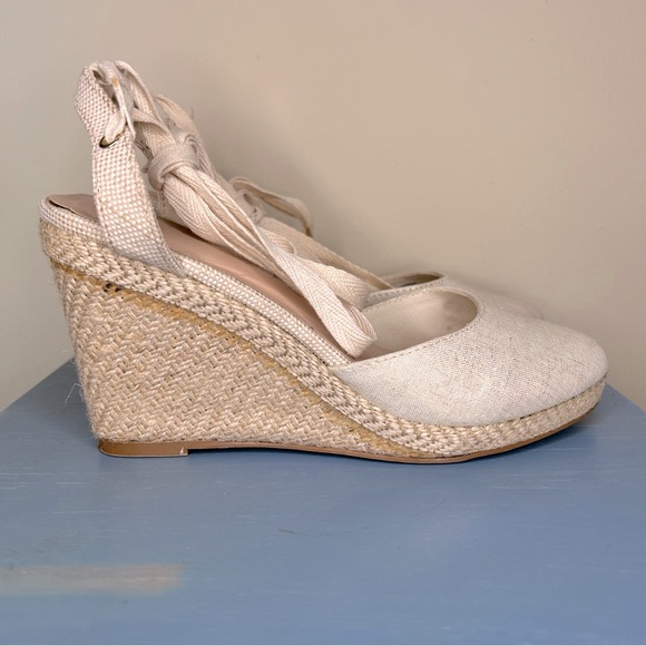 Kelly and Katie Hannah close toe espadrilles - Picture 3 of 8